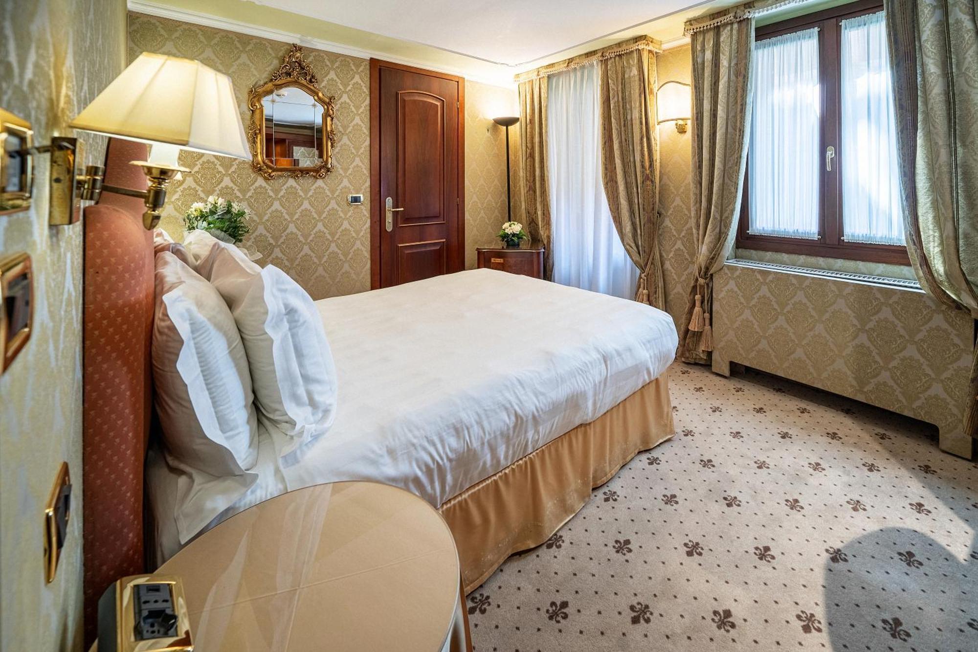 Hotel Colombina Venice